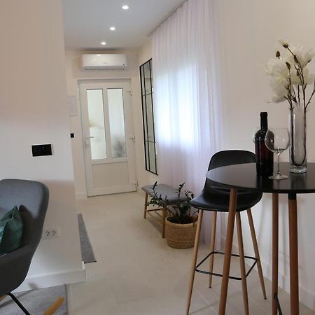 Flora Studio Apartments Korenica Esterno foto