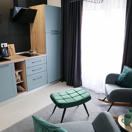 Flora Studio Apartments Korenica Esterno foto